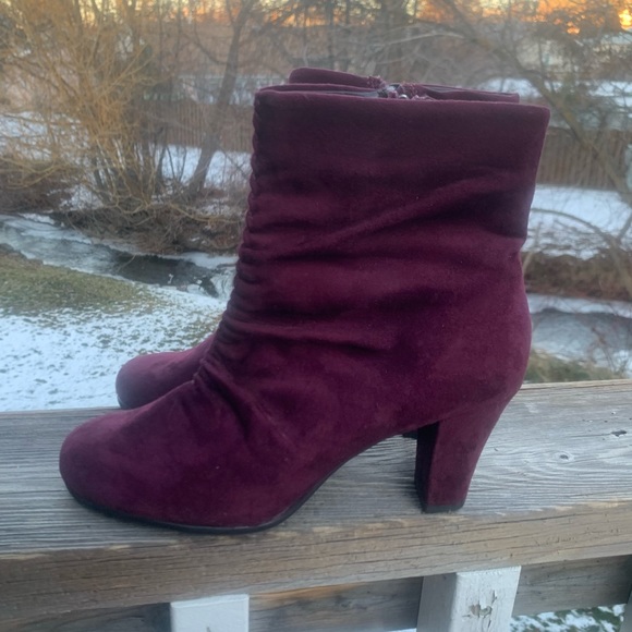 AEROSOLES HEELED ANKLE BOOTS - Picture 2 of 8